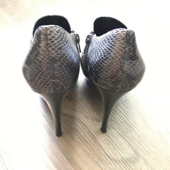 Nine West Cedar Grove Black Booties - Picture 7 of 8